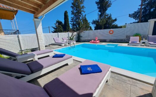 Luxury Villa with heated pool and Jacuzzi