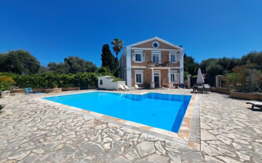 The Durrell families Strawberry pink villa – Stunning 4 bedroom detached villa