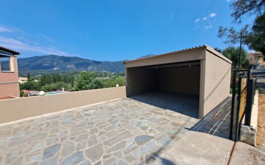 Spacious property with 4 bedrooms and 1500m2 plot