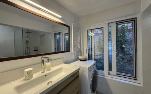 Waterfront ground floor apartment for sale in Garitsa, Corfu town