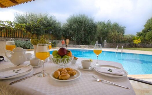 2 Bedroom Villa in Dassia With A Beautiful Garden & Views