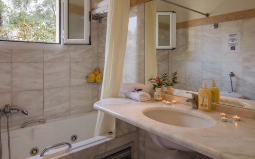 2 Bedroom Villa in Dassia With A Beautiful Garden & Views