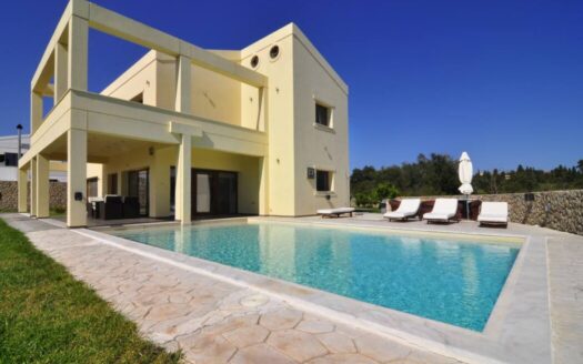 Beautifully Designed Contemporary Villa with Pool in central Corfu