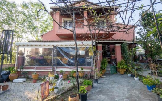4 bedroom house for sale on the edge of Corfu Town