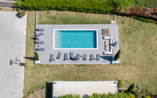 7 Bedroom Luxury Villa with Spa, Pool & Guest Suites – Centrally Located