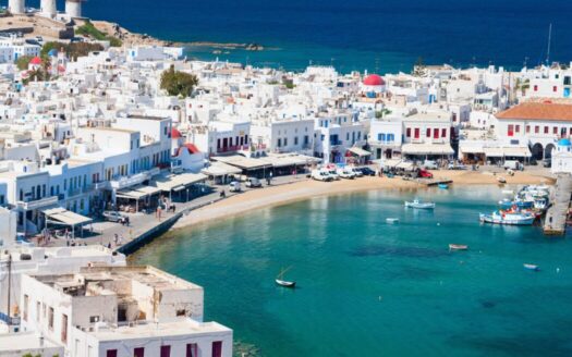 Best Greek islands for holiday rentals in 2025, including Santorini, Corfu, Mykonos, and Crete with picturesque beaches and vacation homes.