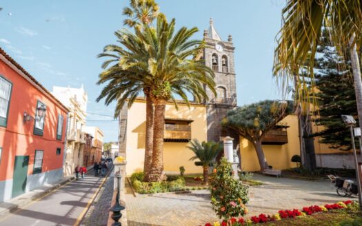 Family-friendly neighborhood in Greece with safe parks, schools, and homes ideal for real estate investment.