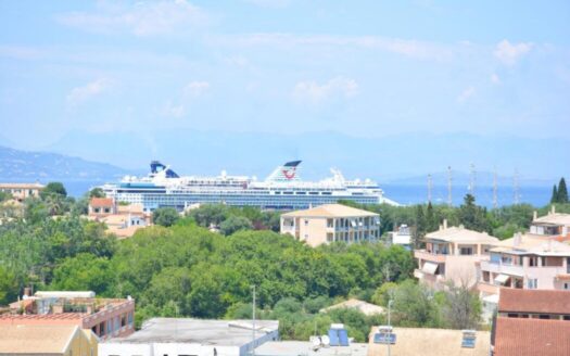 Spacious 5-Bedroom Home with Sea Views on Private Estate Near Town