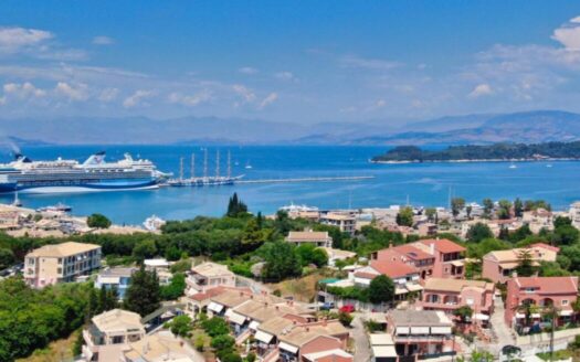 Spacious 5-Bedroom Home with Sea Views on Private Estate Near Town