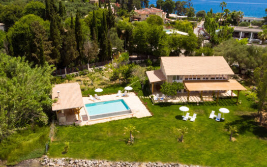 Sea front Villa with Pool – In Kontokali, Corfu