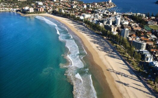 Urban vs. Coastal Property Investments in Greece: Weighing the Benefits for Buyers and Investors