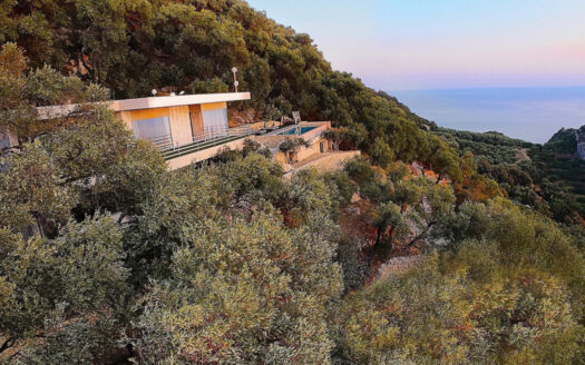 Luxury 4-Bedroom Villa with Panoramic Sea Views