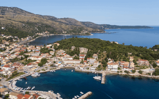 Just steps from Kassiopi harbour town – A rare opportunity to own a private villa on Corfu’s sought-after North East coast