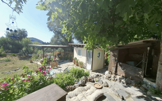 3 Bedroom Village Home with Garden and Pool Potential in Skripero