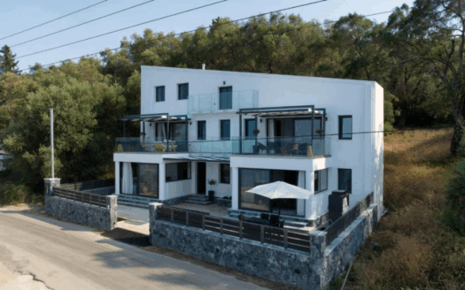 Private Seaside Villa, Just Steps Away From The Ionian Sea