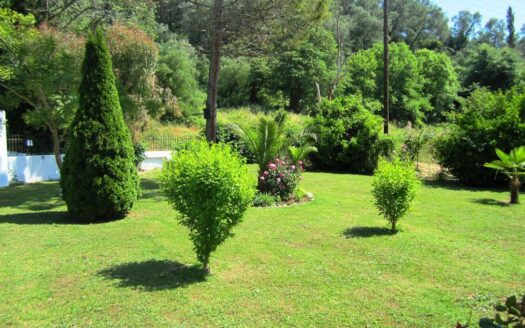 Well-Maintained Apartment Complex with Large Pool & Expansion Potential Near Sidari – A Prime Corfu Investment