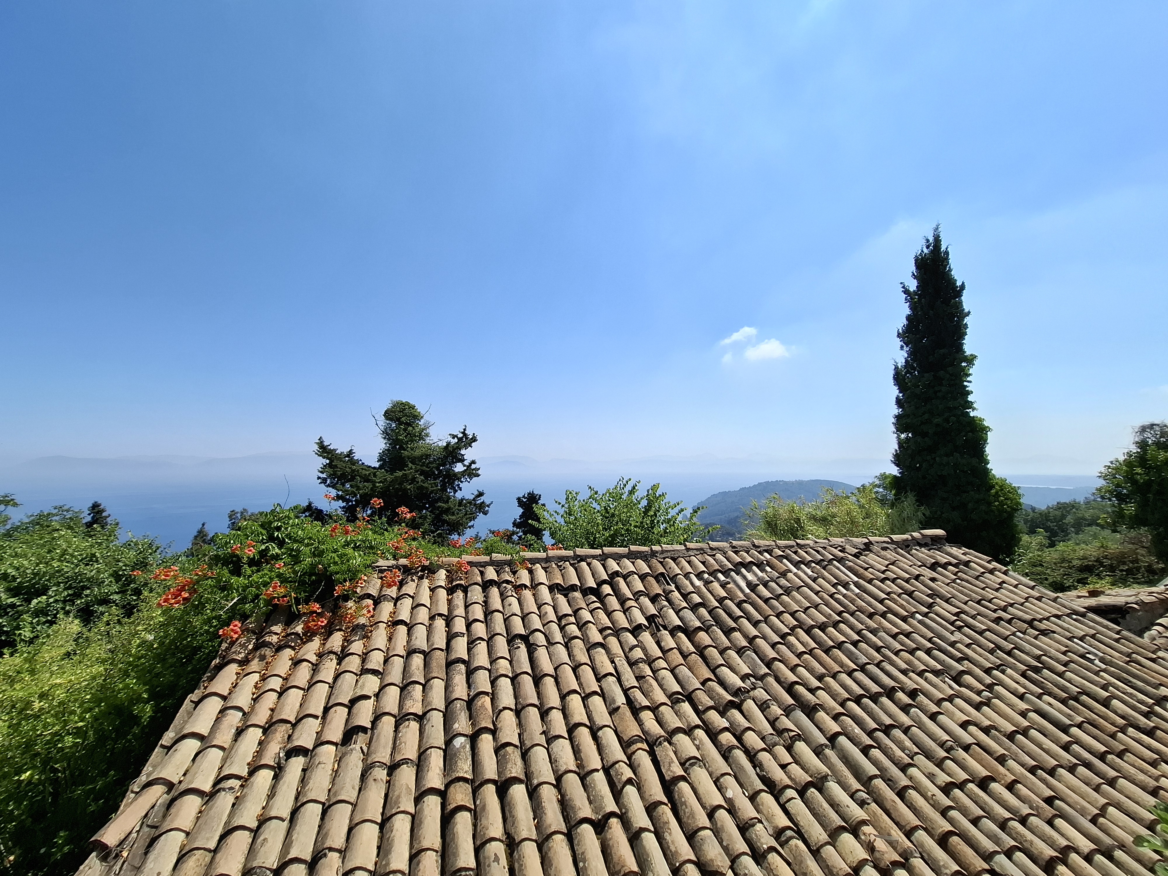 House in Chlomos - Image 3