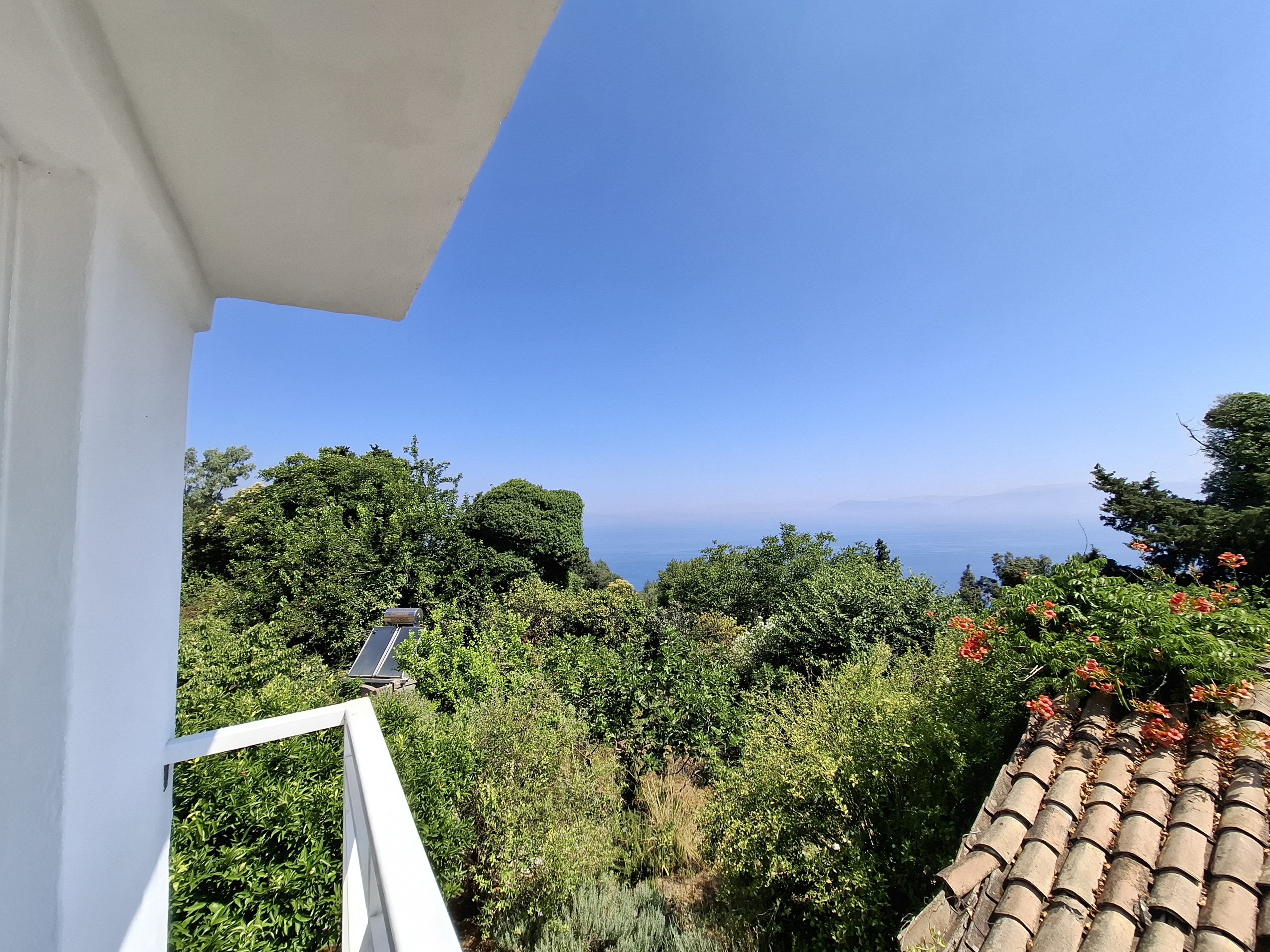 House in Chlomos - Image 4