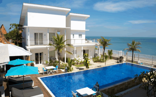 Luxury villa with a pool and sea view in Corfu