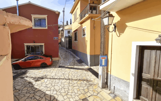 Renovated 3-Bedroom Maisonette with Roof Terrace in Liapades