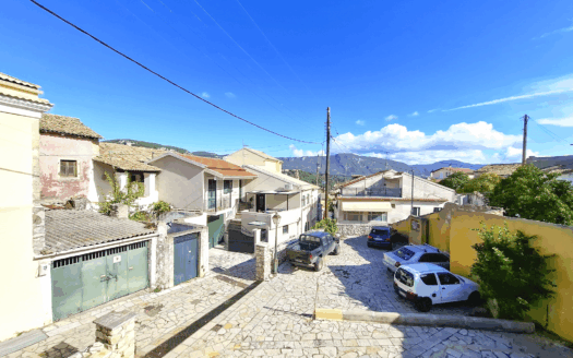 Renovated 3-Bedroom Maisonette with Roof Terrace in Liapades