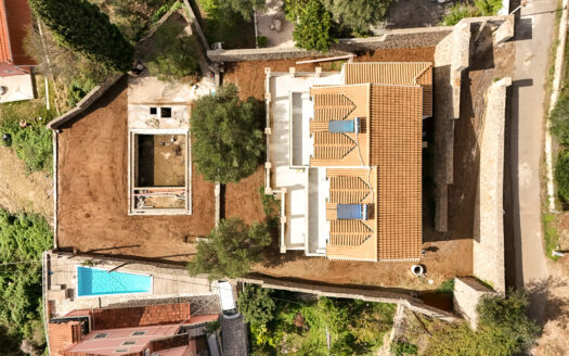 8-Unit Modern Villa with Pool and Panoramic Views in Agios Markos