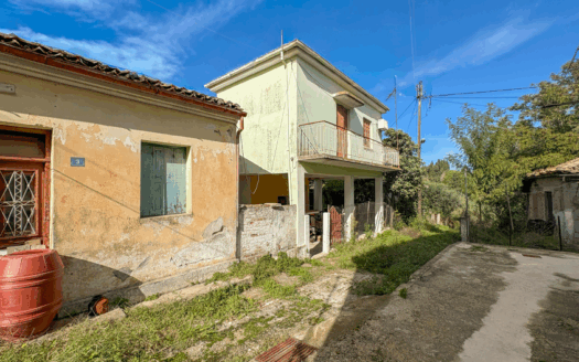 Traditional Village House  in Central Lefkimi