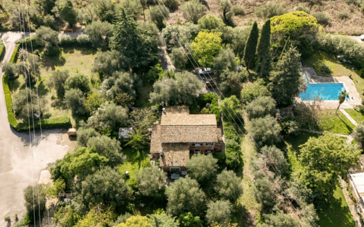 200m² House on 4,000m² Land