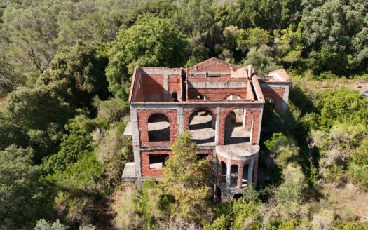 Unfinished Sea-View Villa with Large Plot in Gouvia