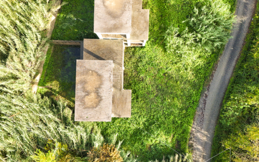 Unfinished Three-Bedroom House on a 450 m² Plot