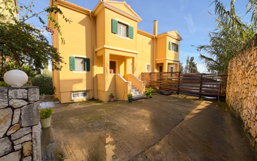 Three-Level Maisonette with Views in Evropouli