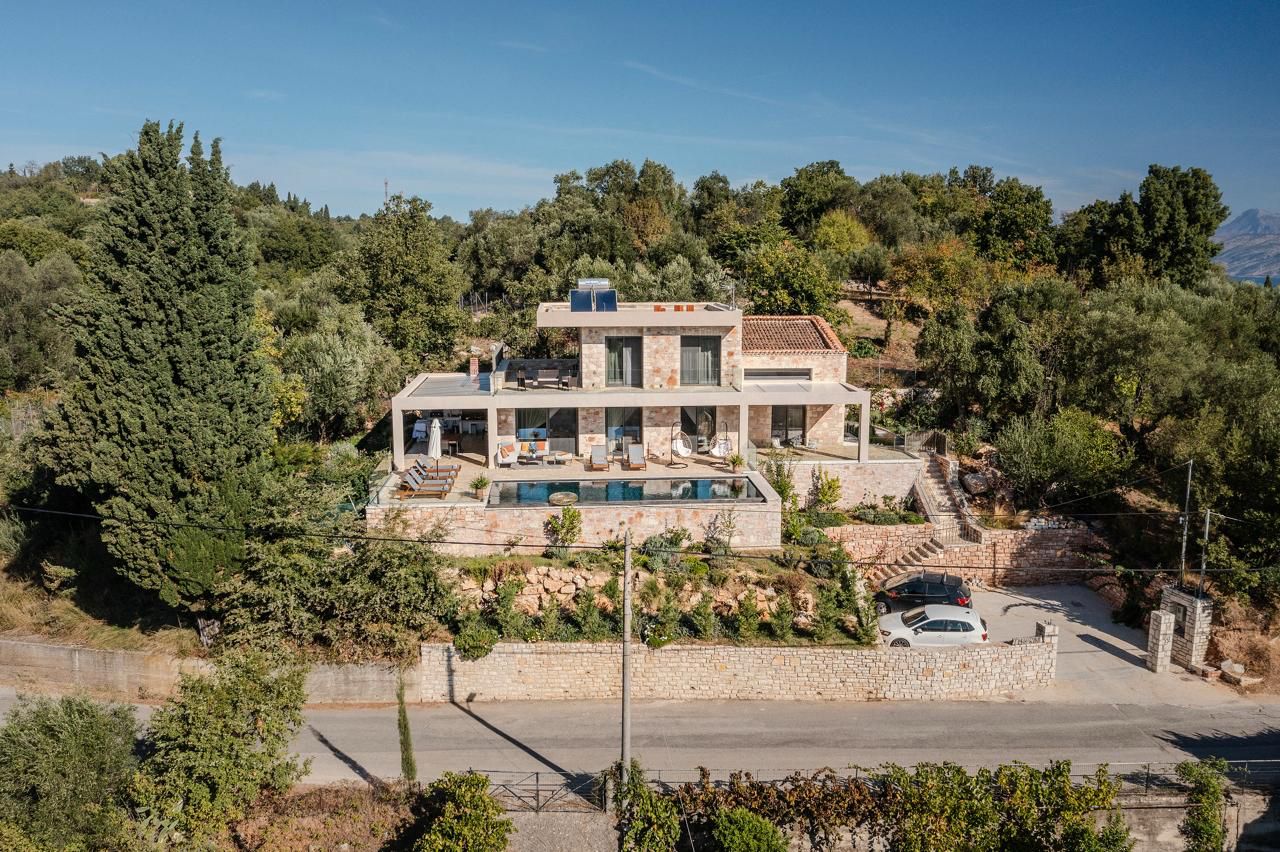 Villa in Palaio Chorio - Image 3