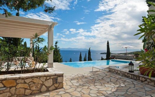 Seafront Villa in Kaki Lagkada Beach, Paxos – 4 Bedrooms on a 4,300 m2 Private Plot