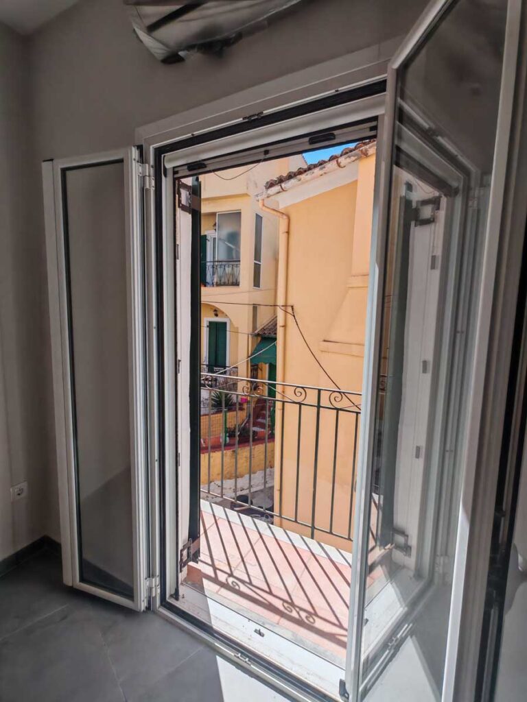 Restored Apartment with Rooftop Terrace for Sale in Mandouki, Corfu Town, 61m² Plus Buildable Upper Floor (11)