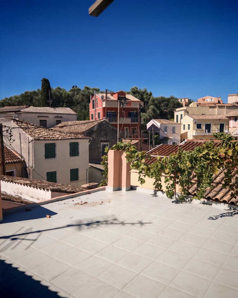 Restored Apartment with Rooftop Terrace for Sale in Mandouki, Corfu Town, 61m² Plus Buildable Upper Floor (8)