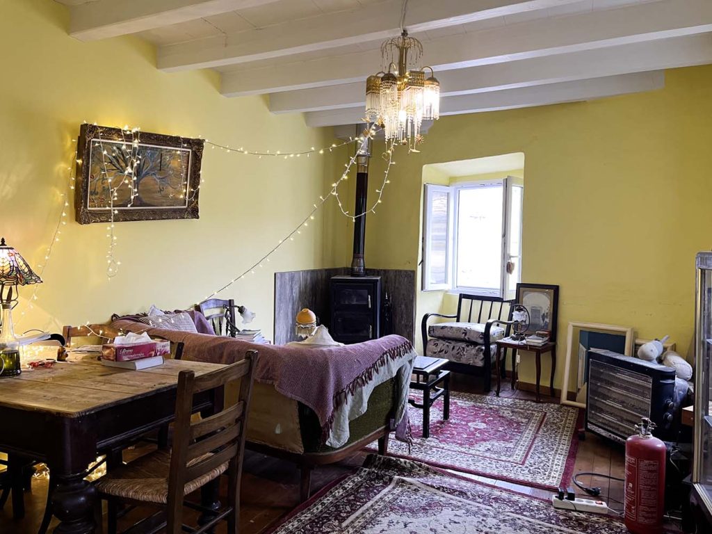 Spacious 3rd Floor Apartment for Sale in Corfu Old Town 160m² with Attic Potential (14)