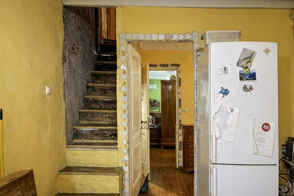 Spacious 3rd Floor Apartment for Sale in Corfu Old Town 160m² with Attic Potential (18)