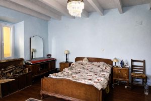Spacious 3rd Floor Apartment for Sale in Corfu Old Town 160m² with Attic Potential (27)