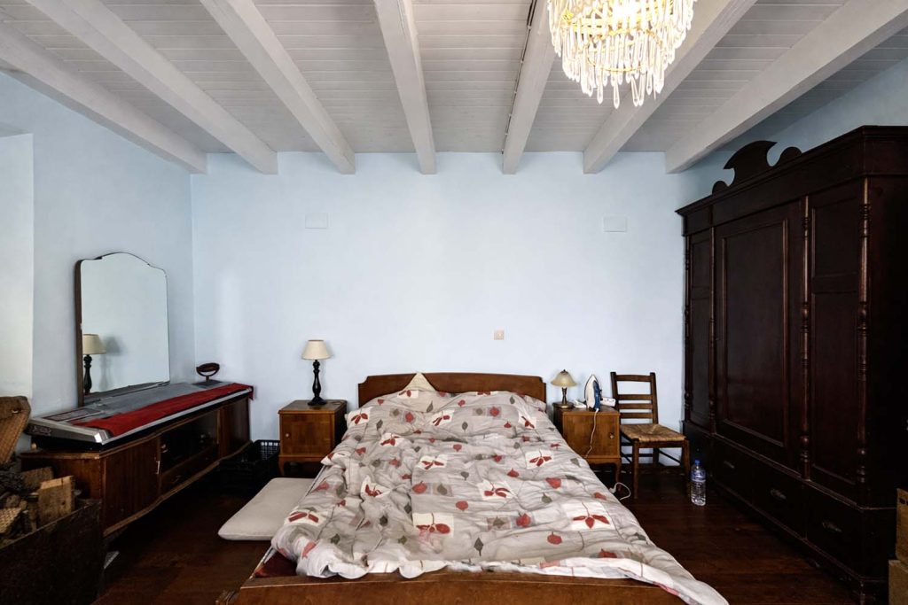 Spacious 3rd Floor Apartment for Sale in Corfu Old Town 160m² with Attic Potential (28)
