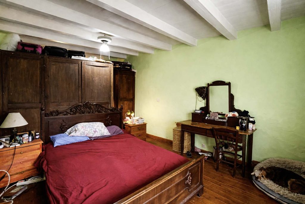 Spacious 3rd Floor Apartment for Sale in Corfu Old Town 160m² with Attic Potential (30)