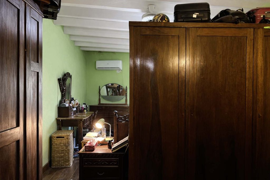 Spacious 3rd Floor Apartment for Sale in Corfu Old Town 160m² with Attic Potential (34)