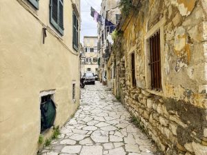 Spacious 3rd Floor Apartment for Sale in Corfu Old Town 160m² with Attic Potential (8)