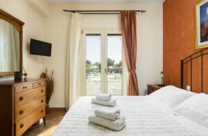 Complex of Three Stone Villas with Pool for Sale near Agios Matthaios, South West Corfu (16)