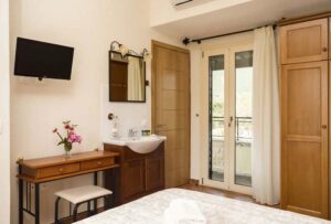 Complex of Three Stone Villas with Pool for Sale near Agios Matthaios, South West Corfu (9)
