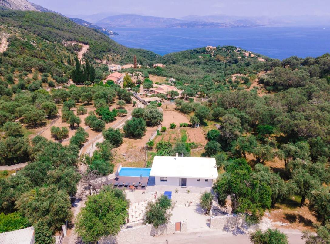 Listing photograph 2 of 22 of the house in Barbati, published by Chase Real Estate Corfu.