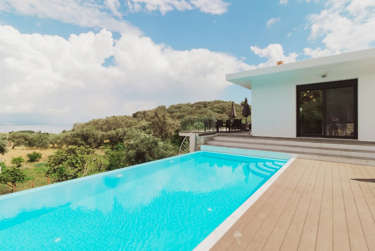 Listing photograph 5 of 22 of the house in Barbati, published by Chase Real Estate Corfu.