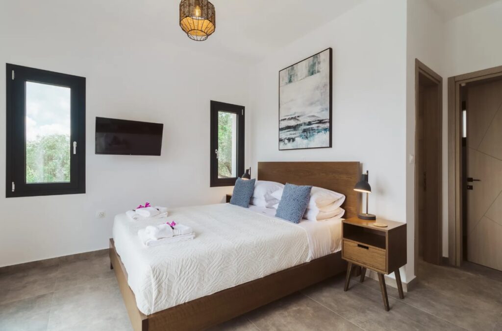 Exclusive Brand New 5 Bedroom Villa Beside Barbati (13)