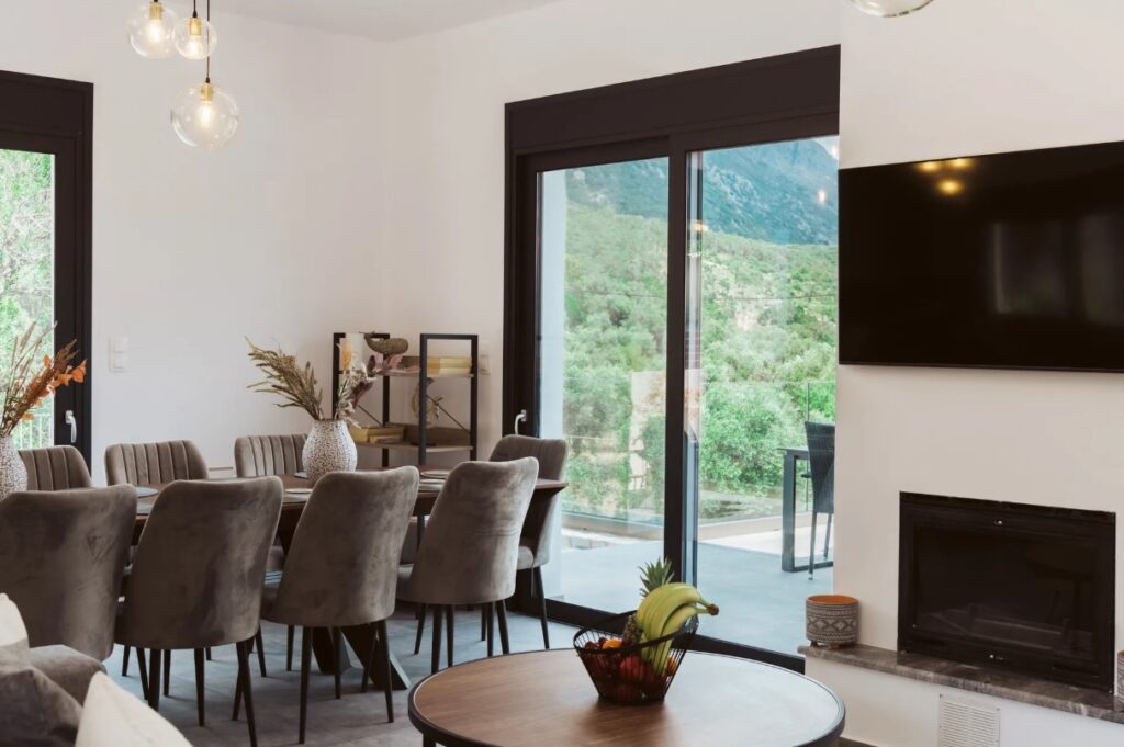 Exclusive Brand New 5 Bedroom Villa Beside Barbati (16)