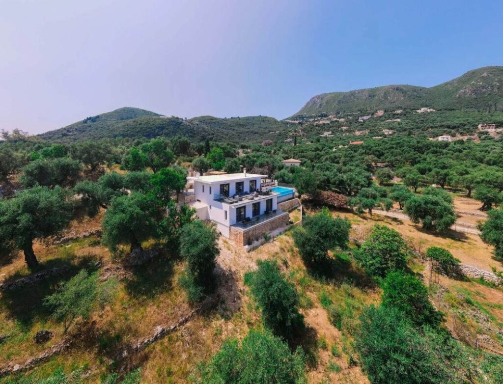 Exclusive Brand New 5 Bedroom Villa Beside Barbati (3)