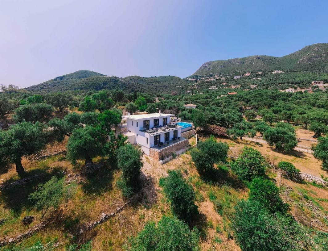 Listing photograph 3 of 22 of the house in Barbati, published by Chase Real Estate Corfu.
